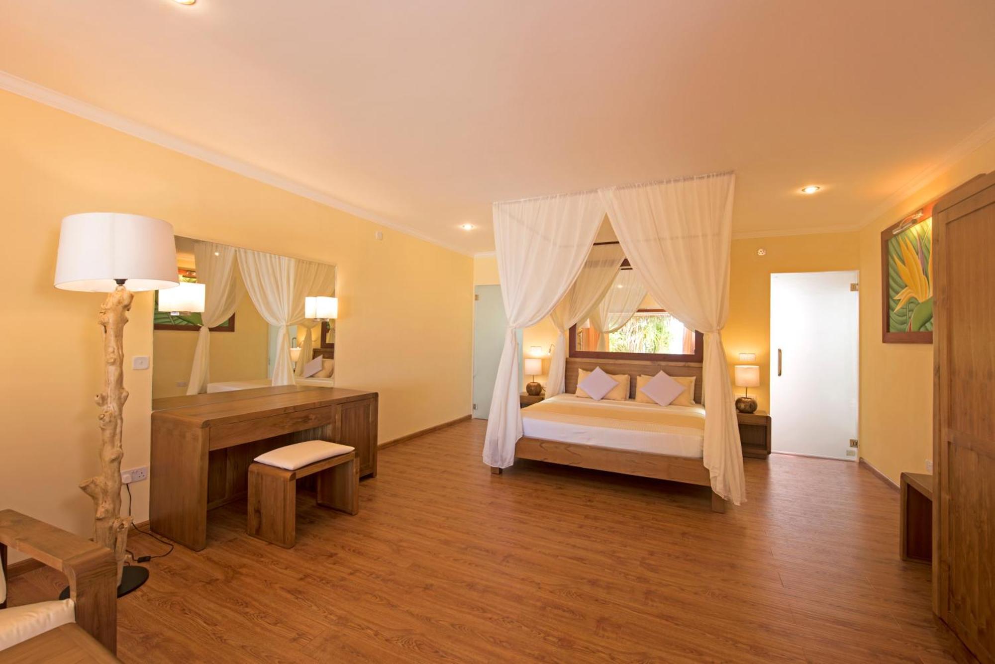 Thulhagiri Island Resort & Spa Thulhaagiri Esterno foto